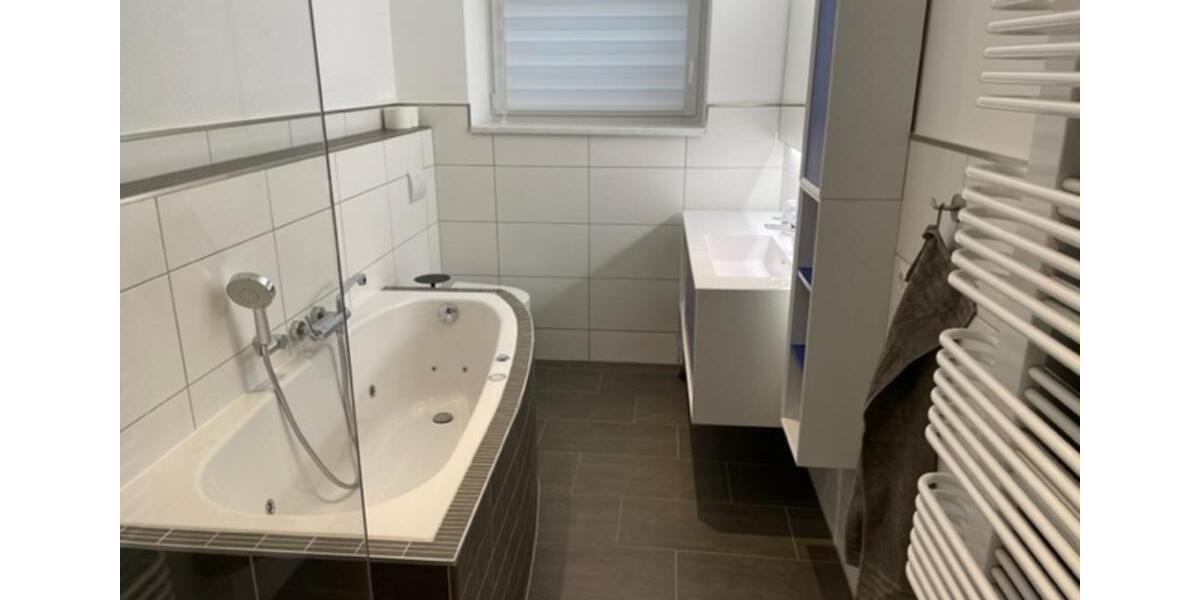 Wohnen auf Zeit Unterwellenborn - 3 Zimmer, 96 m&sup2;, 25&euro; | Angebot:21353198