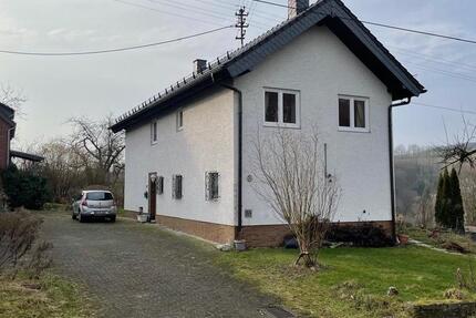 Haus Eitorf - 4.5 Zimmer, 121 m&sup2;, 1.300&euro; | Angebot:24899973