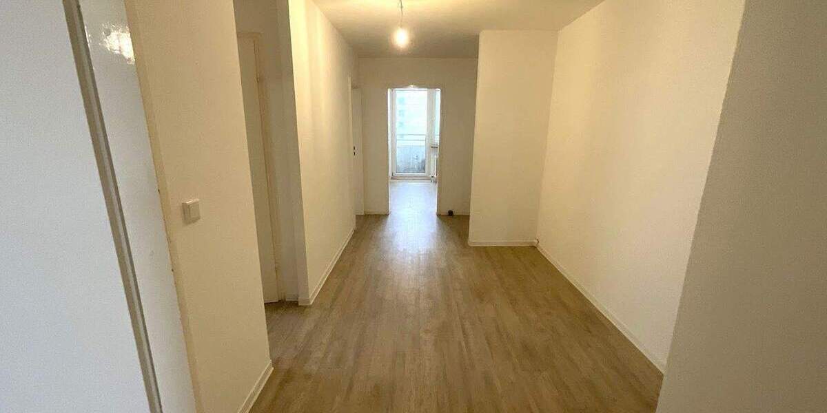 Zimmer Nürnberg Langwasser - 3 Zimmer, 80 m&sup2;, 899&euro; | Angebot:25780095