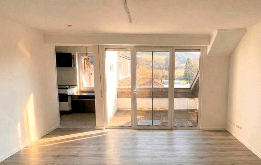 Dachgeschoßwohnung Bad Neuenahr-Ahrweiler Ahrweiler - 3 Zimmer, 80 m&sup2;, 860&euro; | Angebot:26040615