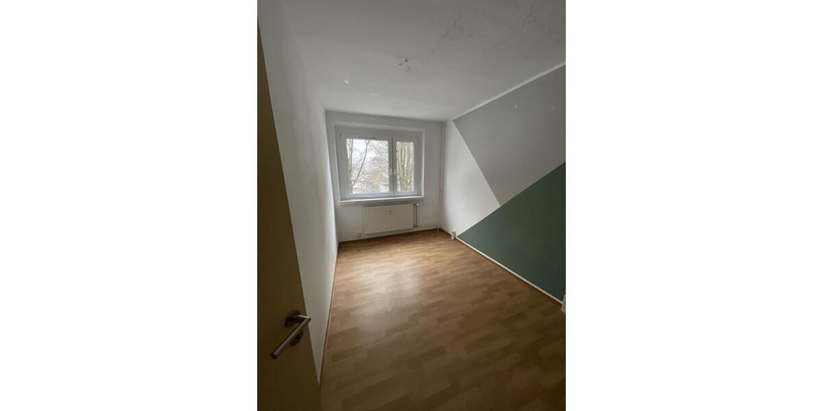 Etagenwohnung Suhl Aue 1 - 4 Zimmer, 79 m&sup2;, 517&euro; | Angebot:26296915