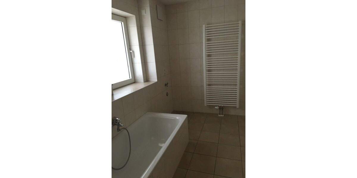 Etagenwohnung Deggendorf - 3 Zimmer, 99 m&sup2;, 950&euro; | Angebot:25690409