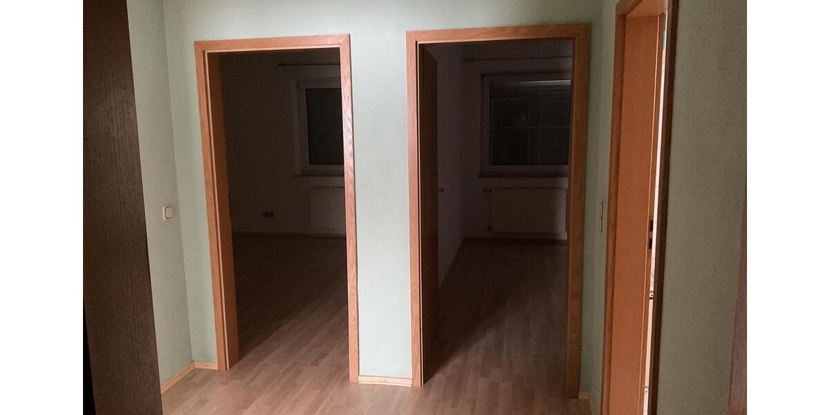 Dachgeschoßwohnung Bergneustadt - 3 Zimmer, 82 m&sup2;, 650&euro; | Angebot:24431077