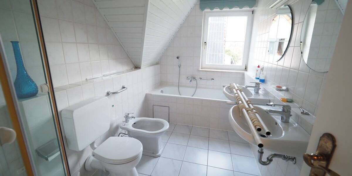 Reihenmittelhaus München Aubing-Lochhausen-Langwied - 4 Zimmer, 120 m&sup2;, 2.280&euro; | Angebot:26117909