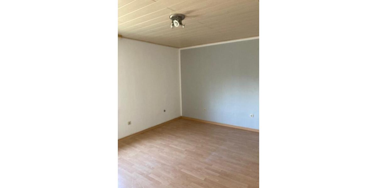 Erdgeschoßwohnung Püttlingen - 3.5 Zimmer, 95 m&sup2;, 690&euro; | Angebot:24867544