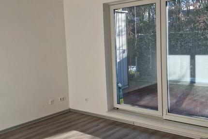 Helle 2-Zi. Whg im EG mit größer Terasse und eigem Garten TG 2 zimmer