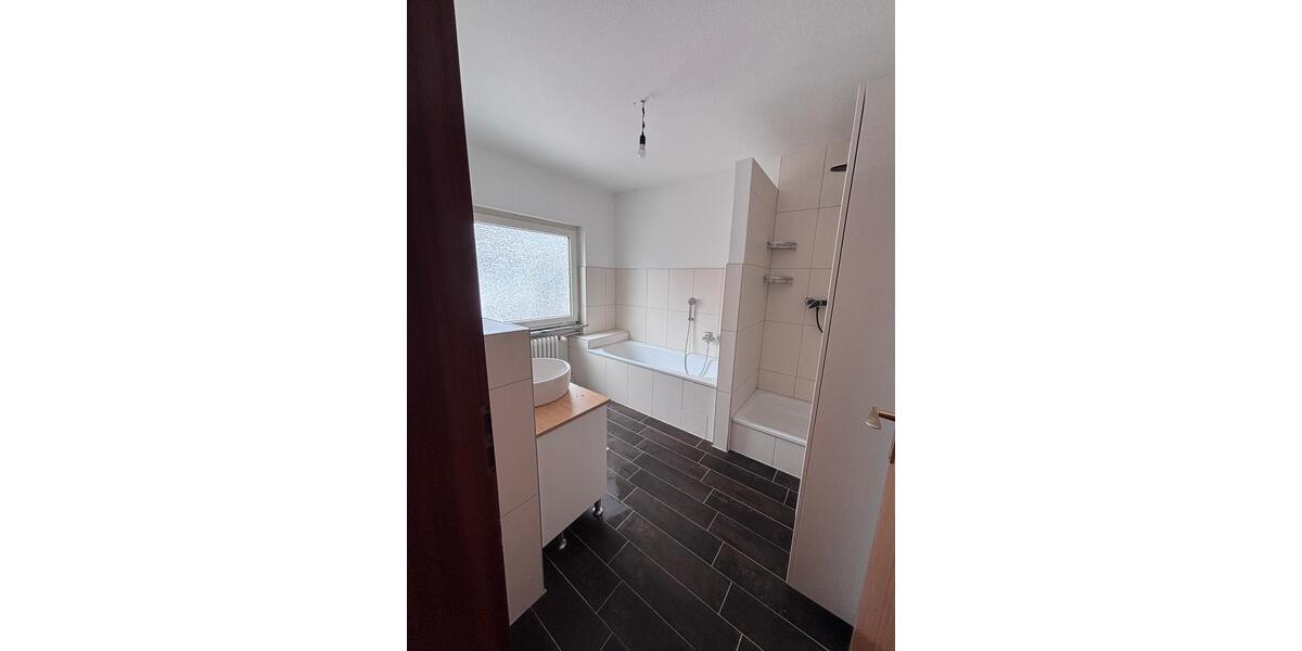 Etagenwohnung Östringen - 5 Zimmer, 100 m&sup2;, 1.000&euro; | Angebot:26488477
