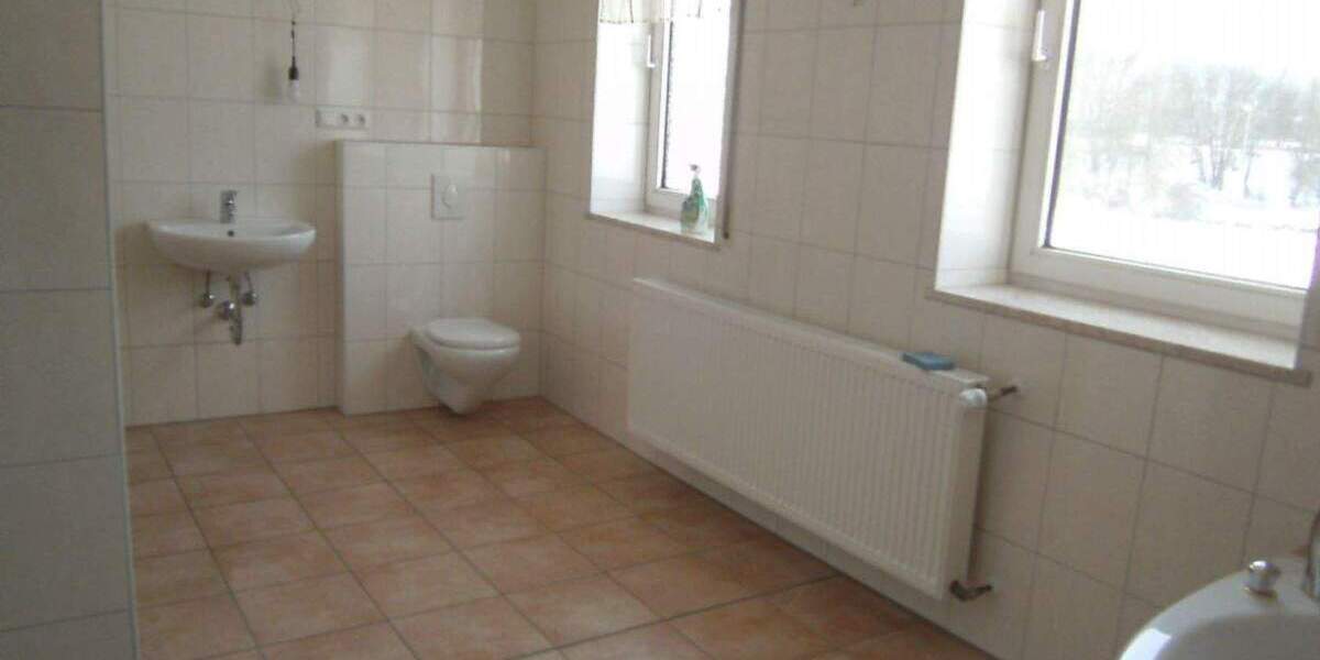 Mehrfamilienhaus, Wohnhaus Sulzbach-Rosenberg Unterschwaig - 8 Zimmer, 250 m&sup2;, 2.060&euro; | Angebot:25665485