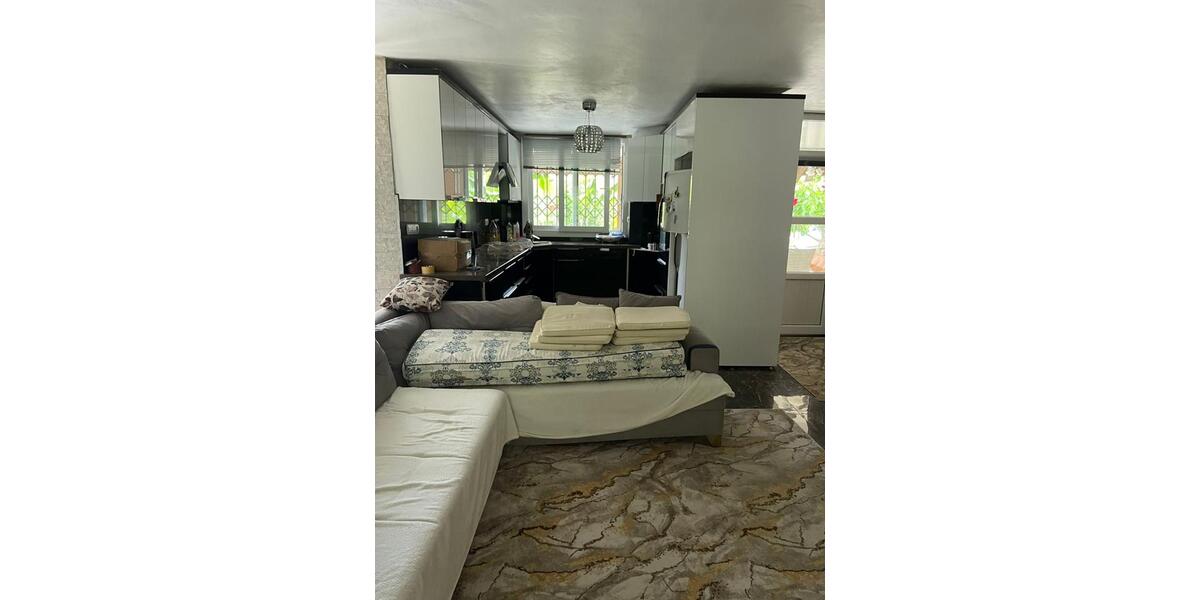 Etagenwohnung Grevenbroich - 6 Zimmer, 100 m&sup2;, 130&euro; | Angebot:26642921