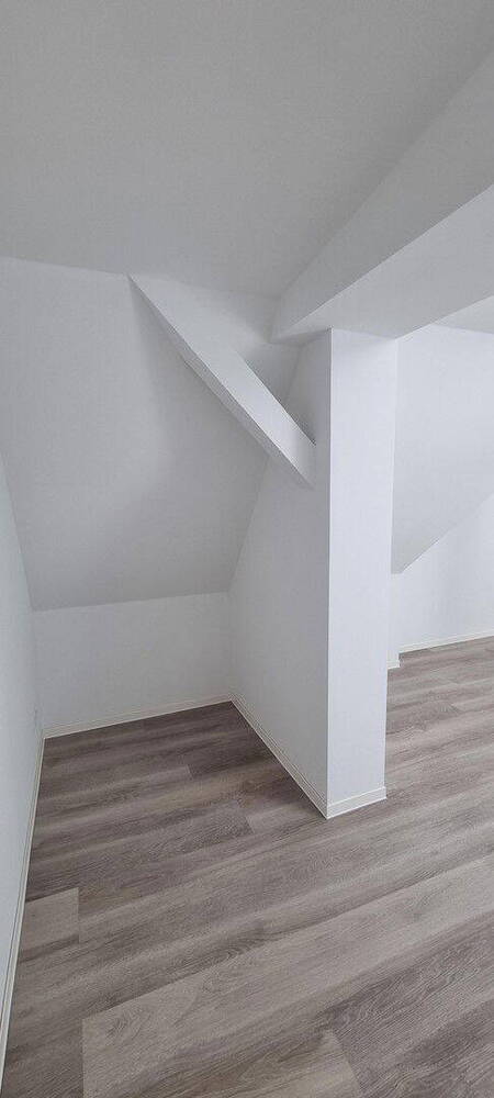 Schöne, helle 4-Zimmer-Wohnung mit Balkon in Magdeburg - 122 m²