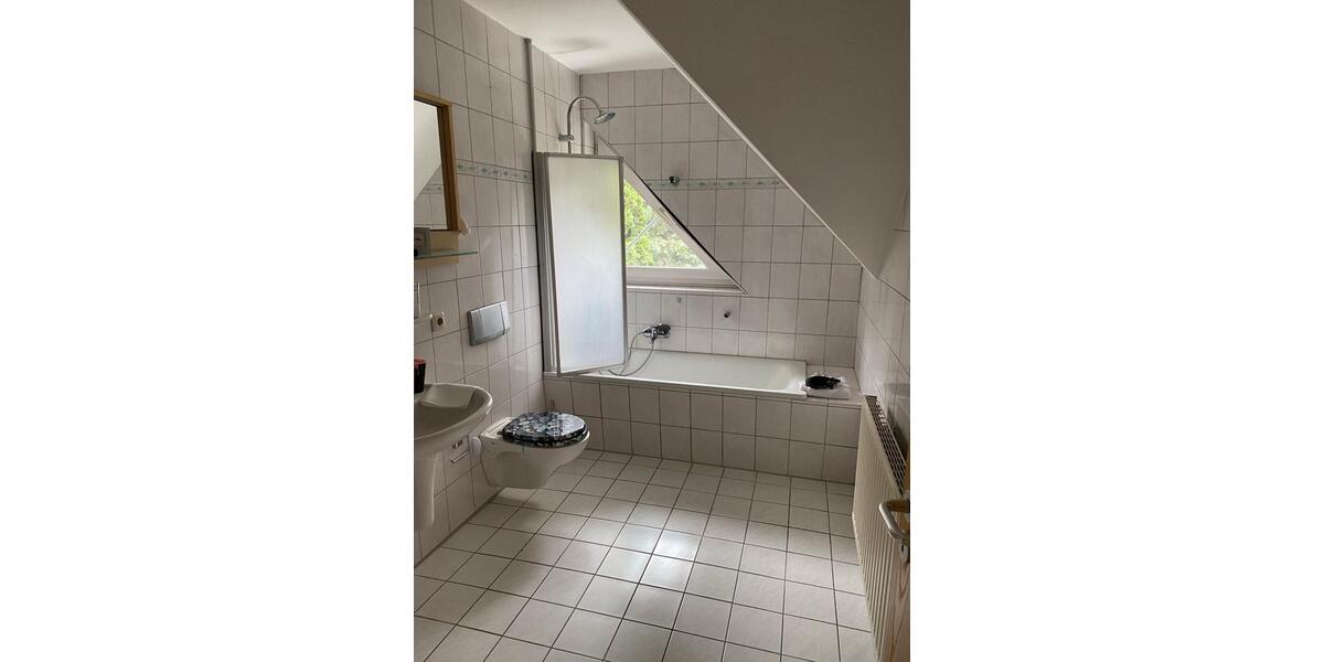 Dachgeschoßwohnung Apolda - 2 Zimmer, 63 m&sup2;, 515&euro; | Angebot:25906021