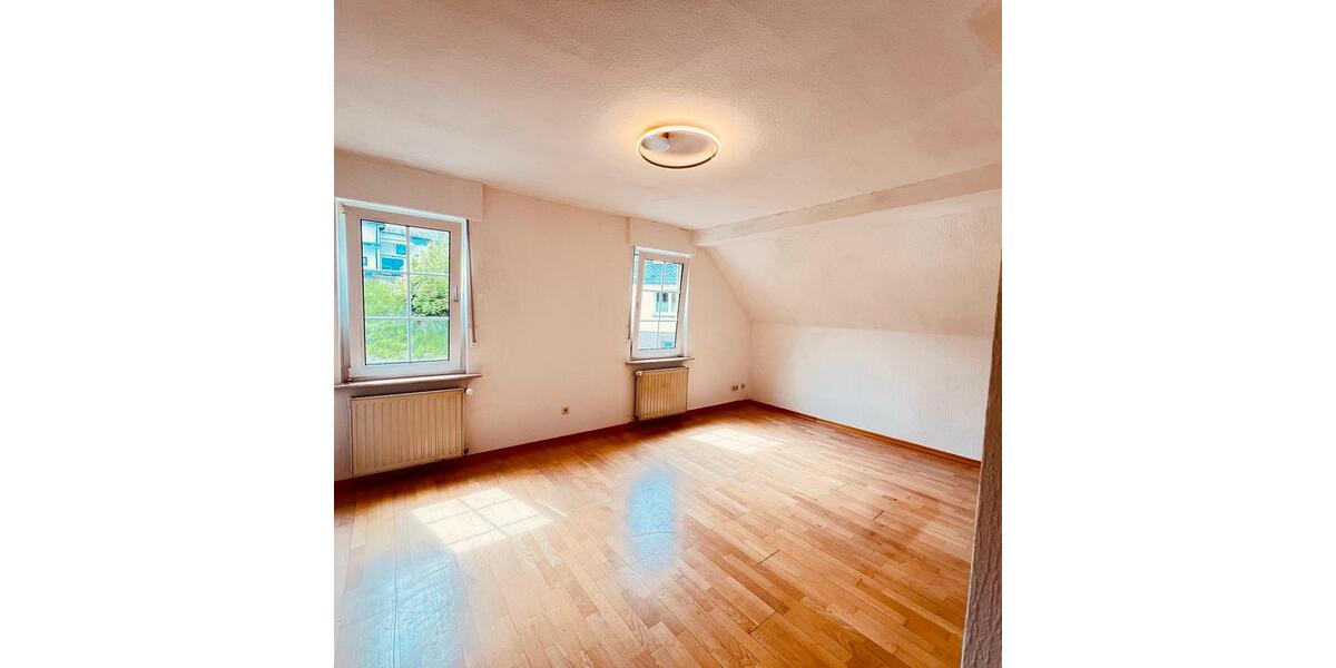 Dachgeschoßwohnung Finnentrop - 3 Zimmer, 80 m&sup2;, 600&euro; | Angebot:26611429