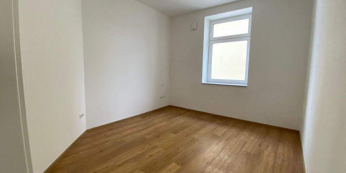 Etagenwohnung Stralsund Tribseer - 5 Zimmer, 106 m&sup2;, 1.010&euro; | Angebot:25037933