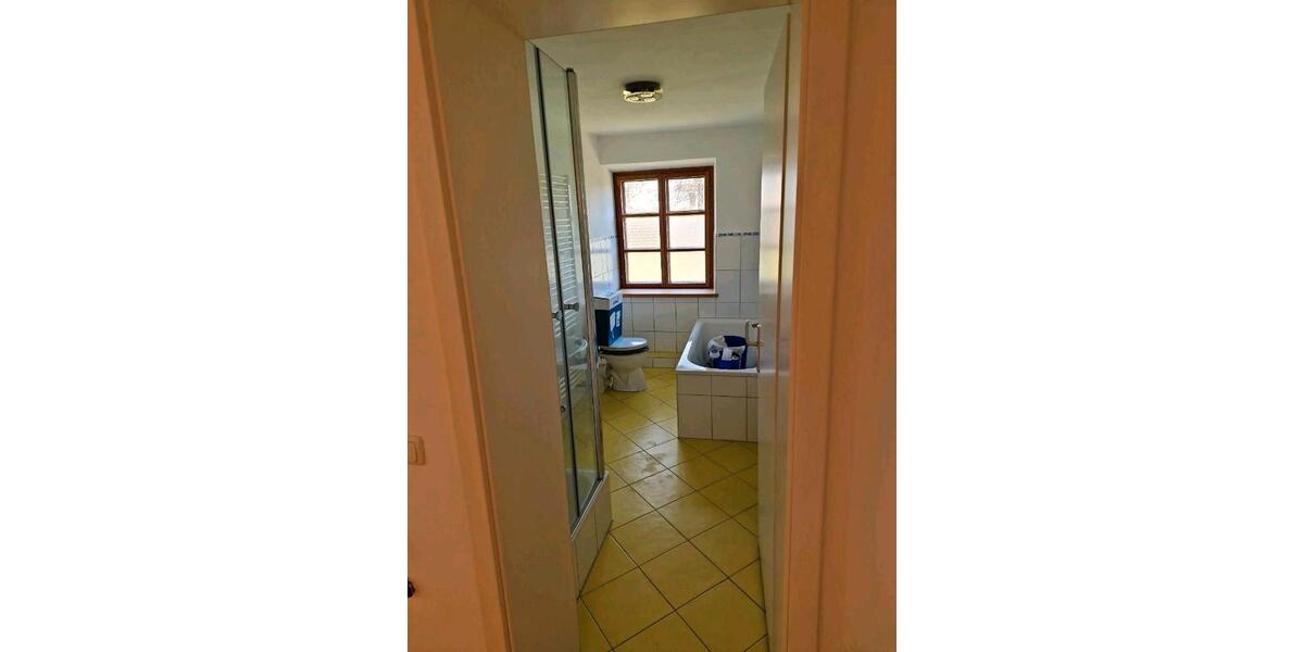 Erdgeschoßwohnung Gangkofen - 3 Zimmer, 131 m&sup2;, 850&euro; | Angebot:26038541