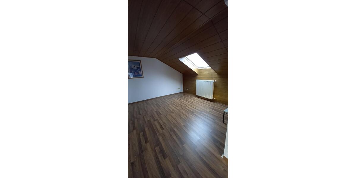 Dachgeschoßwohnung Forst - 2 Zimmer, 75 m&sup2;, 650&euro; | Angebot:26611963
