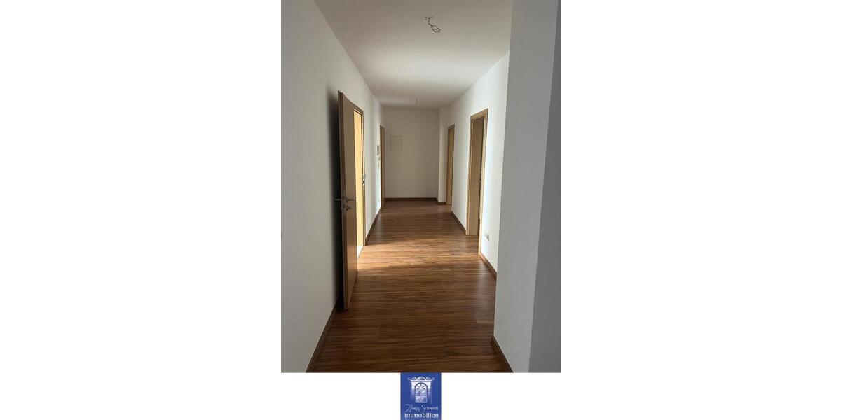 Dachgeschoßwohnung Döbeln - 3 Zimmer, 88 m&sup2;, 481&euro; | Angebot:24901032