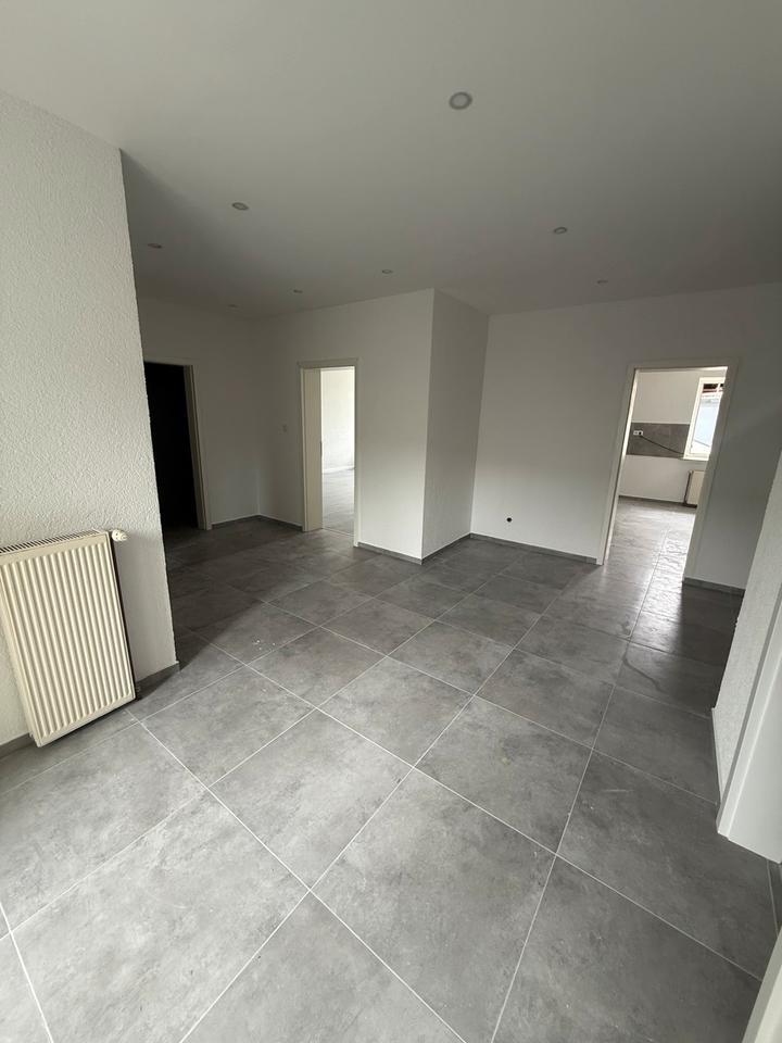 Schöne helle Wohnung in Worms - Rheindürkheim zu vermieten.