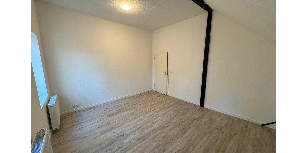 Etagenwohnung Jade - 2.5 Zimmer, 80 m&sup2;, 900&euro; | Angebot:25858527
