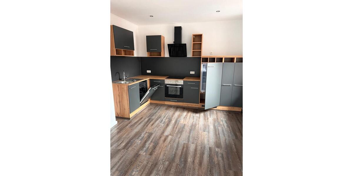 großzügige Etagenwohnung mit Dachterasse 4 zimmer