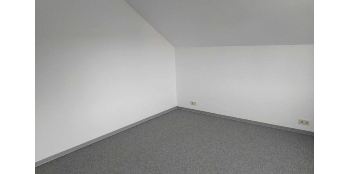 Dachgeschoßwohnung Cadenberge - 3 Zimmer, 67 m&sup2;, 490&euro; | Angebot:26617792