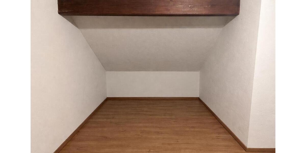 Dachgeschoßwohnung Eschenburg - 1 Zimmer, 56 m&sup2;, 550&euro; | Angebot:26223339