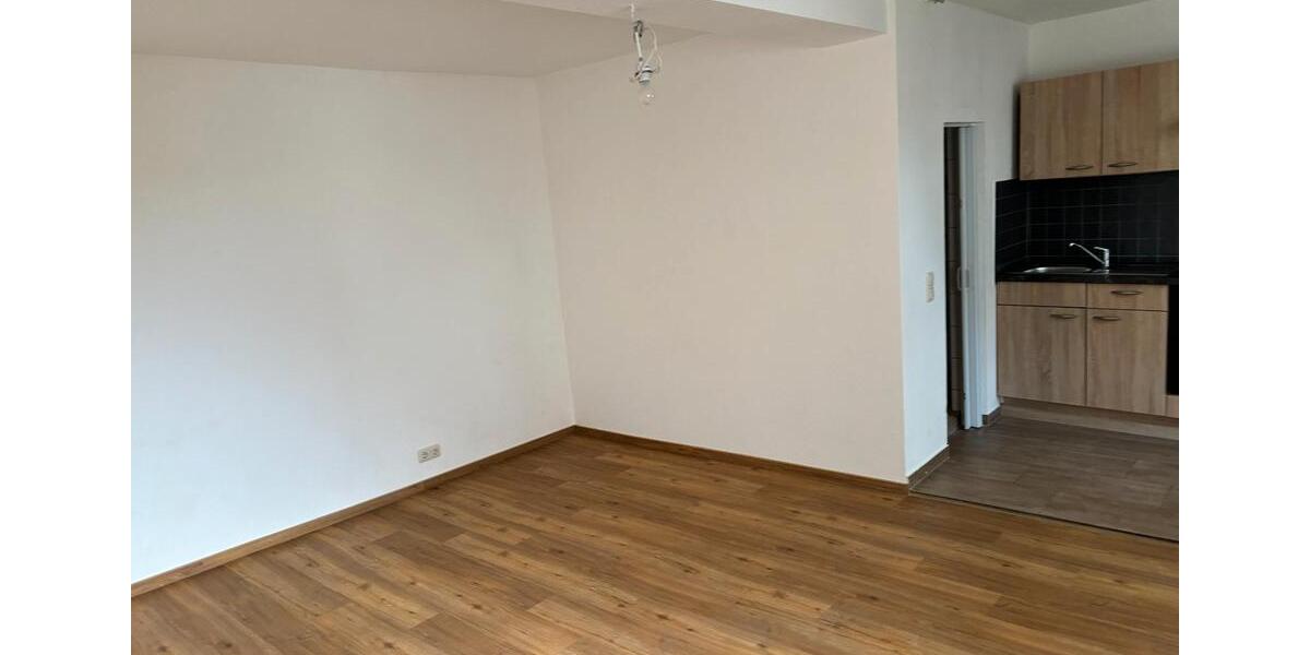 Etagenwohnung Eisenberg - 1 Zimmer, 30 m&sup2;, 250&euro; | Angebot:25999086