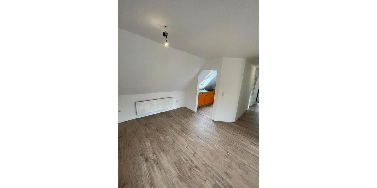 Dachgeschoßwohnung Dentlein am Forst - 3.5 Zimmer, 71 m&sup2;, 800&euro; | Angebot:25395573