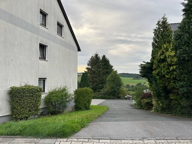 Renovierte DreiZimmerwohnung im Erdgeschoss - Stellplatz - Balkon