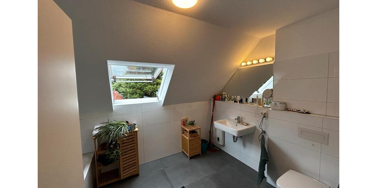 Etagenwohnung Düsseldorf Stadtbezirk 9 - 2 Zimmer, 85 m&sup2;, 1.250&euro; | Angebot:26704964