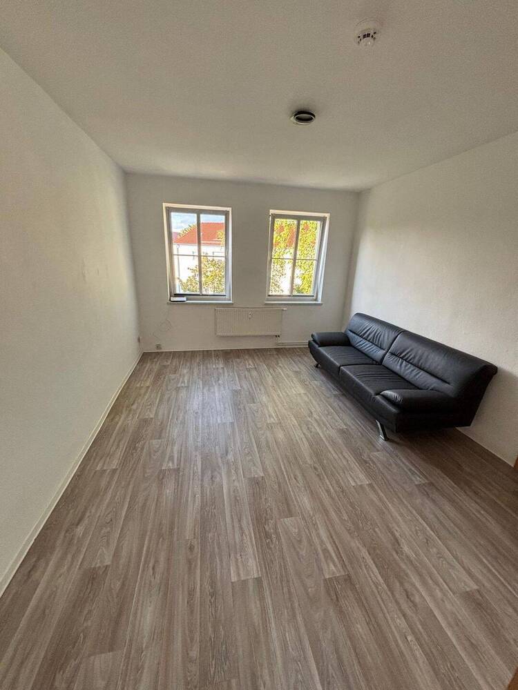 Nachmieter für sofort gesucht - Einbauküche & Co. bereits vorhanden (VB)