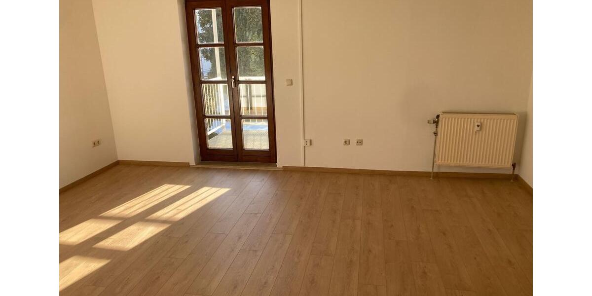 Erdgeschoßwohnung Wiesau Kornthan - 3 Zimmer, 73 m&sup2;, 495&euro; | Angebot:25960438