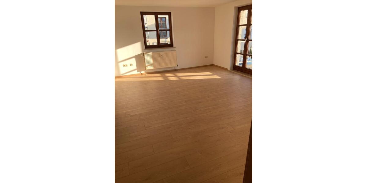 Erdgeschoßwohnung Wiesau Kornthan - 3 Zimmer, 73 m&sup2;, 495&euro; | Angebot:25960438