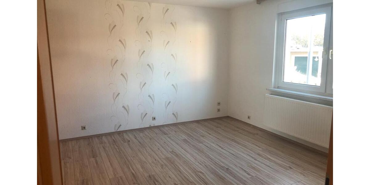 Doppelhaushälfte Staßfurt - 3 Zimmer, 70 m&sup2;, 850&euro; | Angebot:24532599