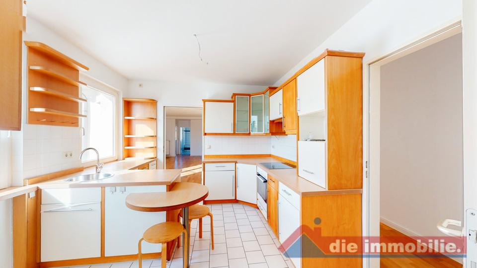 Dachgeschoßwohnung Magdeburg - 4 Zimmer, 142 m&sup2;, 1.065&euro; | Angebot:24257666