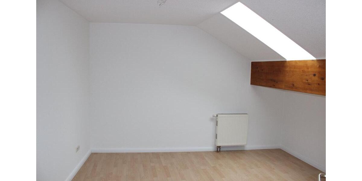 Dachgeschoßwohnung Döbeln - 2 Zimmer, 36 m&sup2;, 250&euro; | Angebot:26563583