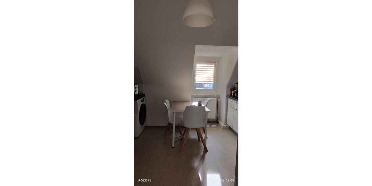 Dachgeschoßwohnung Weiden in der Oberpfalz - 3 Zimmer, 90 m&sup2;, 840&euro; | Angebot:26050494