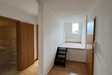 Helle 2-Raum-DG-Wohnung mit Südwestbalkon & EBK zimmer