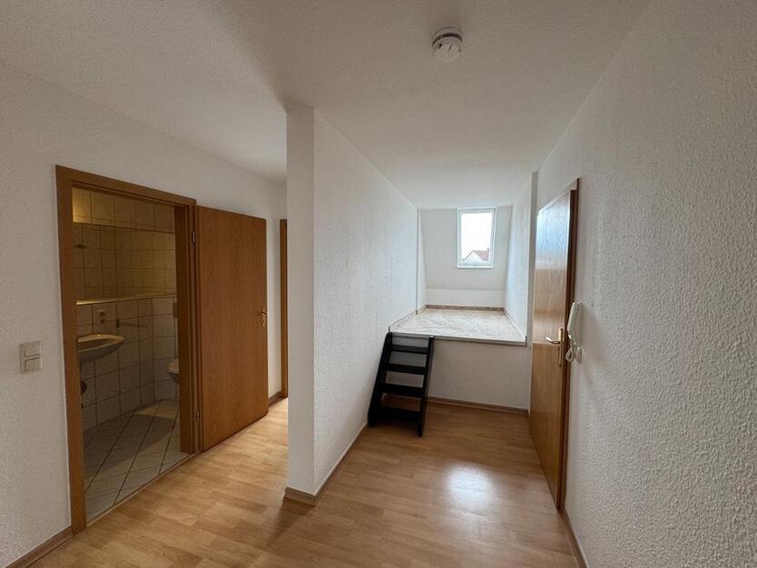 Helle 2-Raum-DG-Wohnung mit Südwestbalkon & EBK zimmer