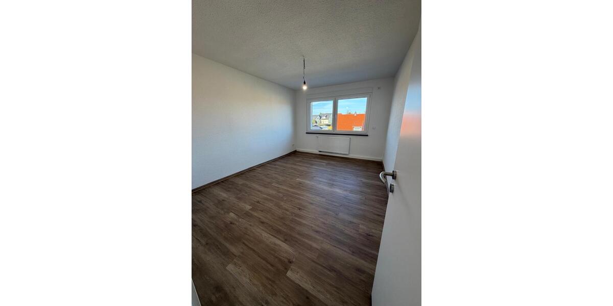 Etagenwohnung Hettstedt - 4 Zimmer, 72 m&sup2;, 695&euro; | Angebot:26001642