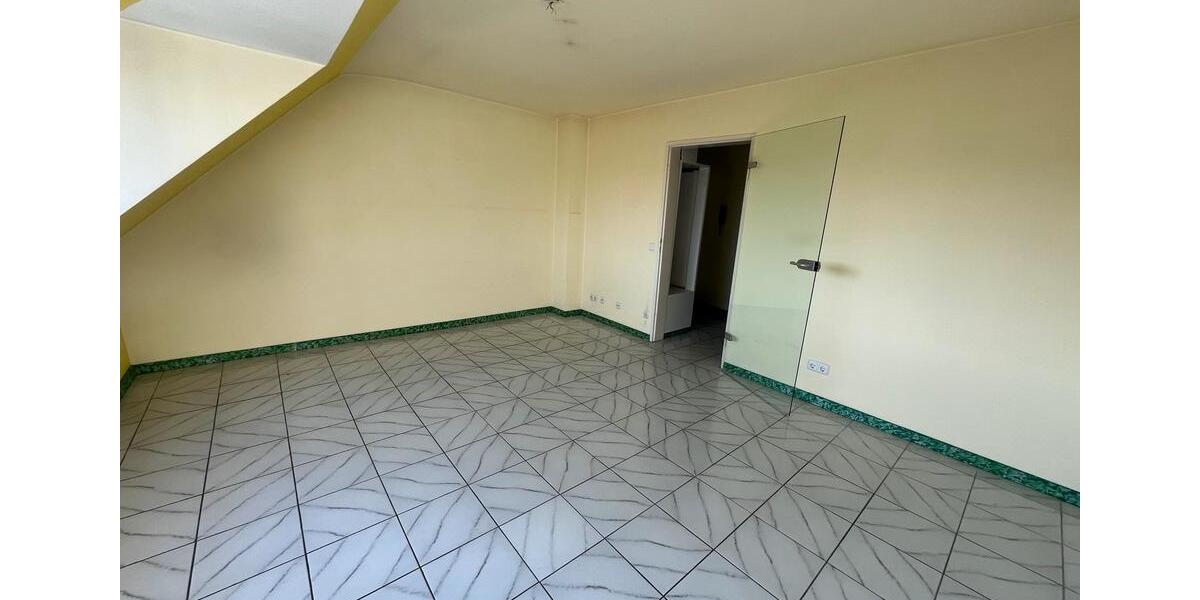 Dachgeschoßwohnung Düsseldorf Stadtbezirk 9 - 2 Zimmer, 54 m&sup2;, 950&euro; | Angebot:25714491