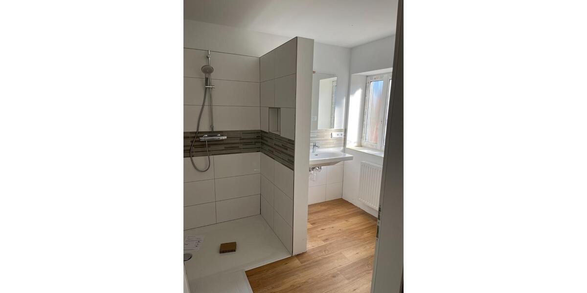 Etagenwohnung Bergen - 4 Zimmer, 136 m&sup2;, 1.100&euro; | Angebot:25823995