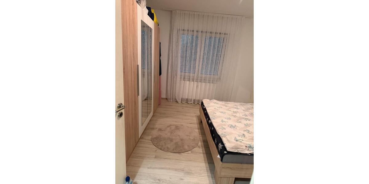 Etagenwohnung Ludwigshafen am Rhein - 3 Zimmer, 95 m&sup2;, 1.300&euro; | Angebot:26562644