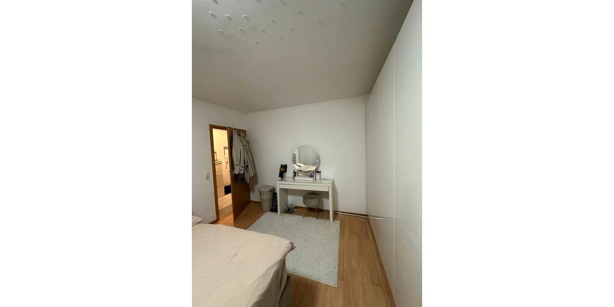 Erdgeschoßwohnung Stuttgart Zuffenhausen - 3 Zimmer, 63 m&sup2;, 1.100&euro; | Angebot:26045357