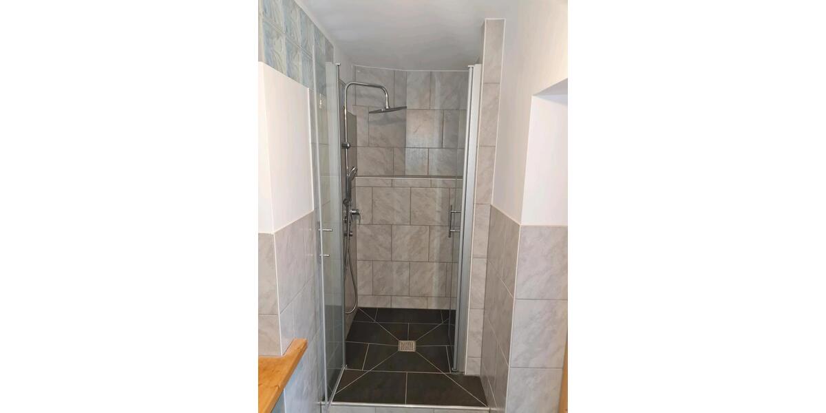 Etagenwohnung Eisenhüttenstadt - 3 Zimmer, 93 m&sup2;, 1.000&euro; | Angebot:25189748