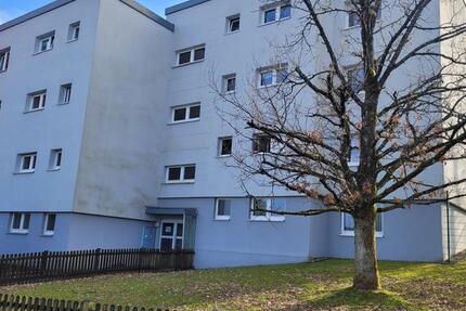Renovierter Erstbezug! 3 Zi. KDB-Balkon in ruhiger Lage nahe dem Klinikum Hellersen zimmer