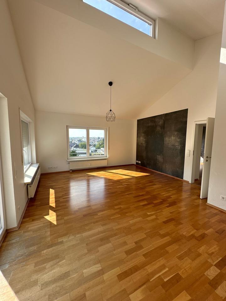 Charmantes 4-Zimmer-Dachgeschoss-Apartment mit traumhaftem Ausblick in Waiblingen zimmer