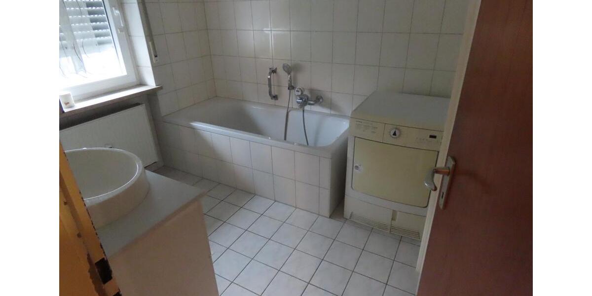 Hochparterre Marktredwitz - 4 Zimmer, 108 m&sup2;, 700&euro; | Angebot:24804457