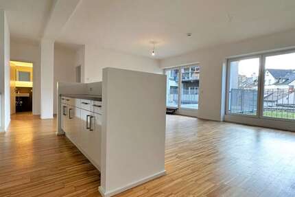 Wohnung Stuttgart Bad Cannstatt - 4 Zimmer, 117 m&sup2;, 1.750&euro; | Angebot:27182147