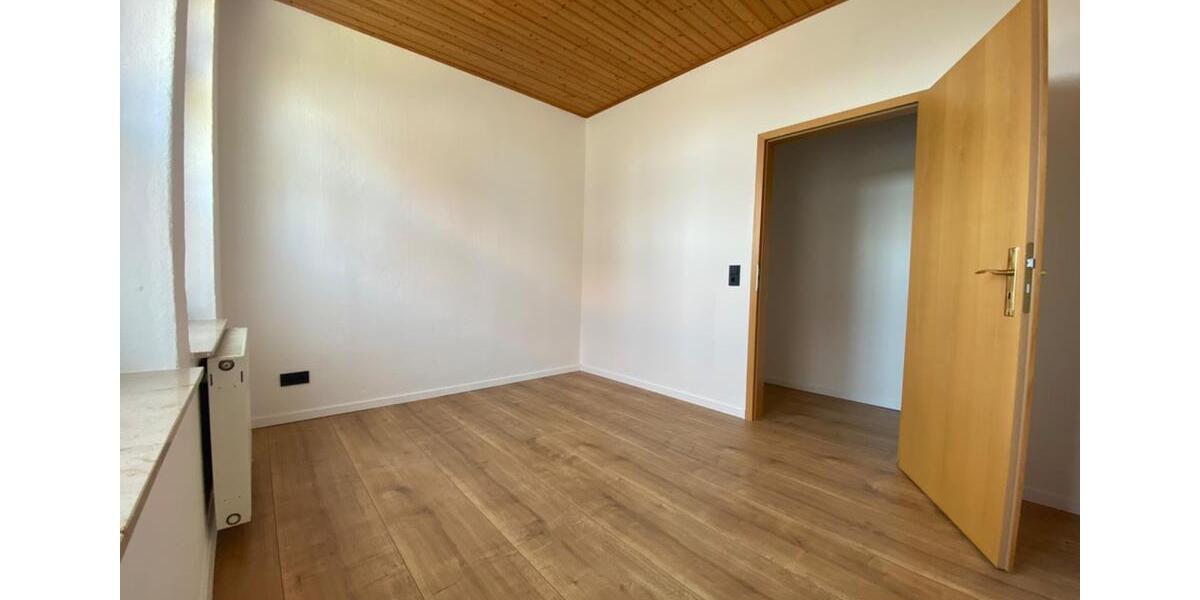 Erdgeschoßwohnung Blankenburg (Harz) - 4 Zimmer, 98 m&sup2;, 700&euro; | Angebot:26535290