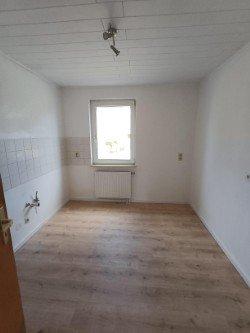 Etagenwohnung Oebisfelde-Weferlingen Weferlingen - 3.5 Zimmer, 70 m&sup2;, 510&euro; | Angebot:22040078